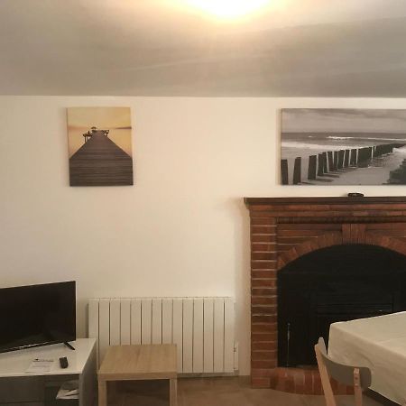 Tanis Hebergements Situes A 6 Kms Du Mont Saint Michel מראה חיצוני תמונה