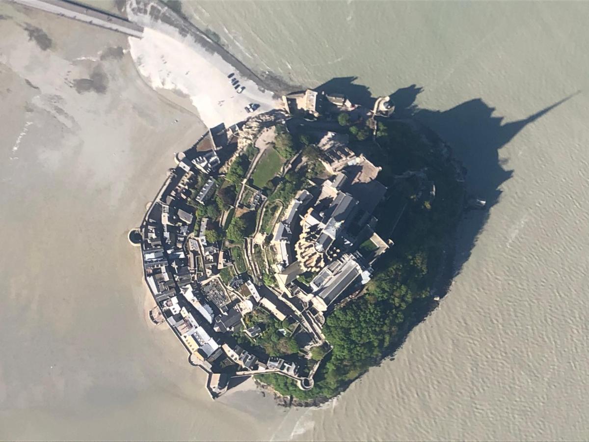 Tanis Hebergements Situes A 6 Kms Du Mont Saint Michel מראה חיצוני תמונה